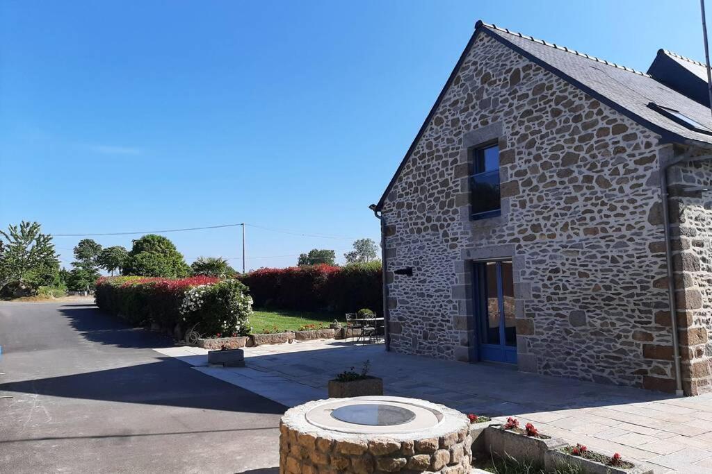 La Maison Bleue Saint-Sauveur-des-Landes Dış mekan fotoğraf